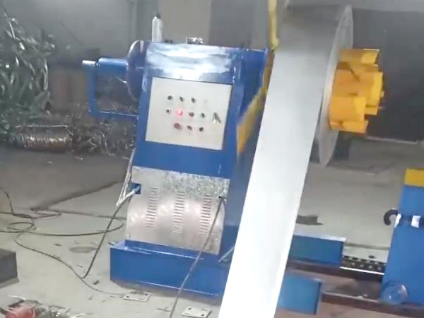 開卷機(jī)開鋼卷視頻